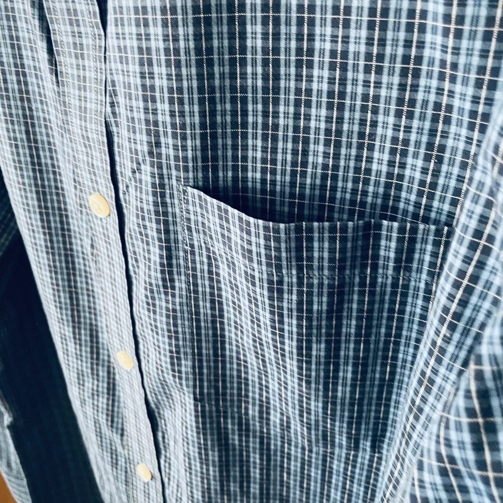 Banana Republic Non-Iron Classic Fit men’s button down cotton shirt L blue plaid